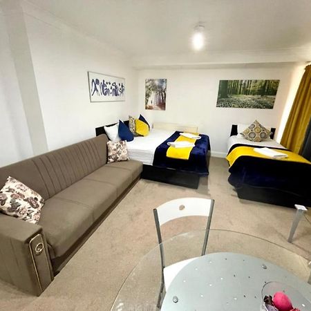 2 Bedrooms Modern Central London Apartment, Full Kitchen, 5 Minutes Tube Station Buitenkant foto