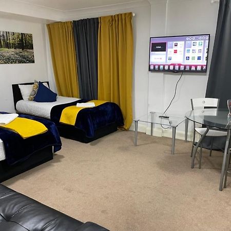 2 Bedrooms Modern Central London Apartment, Full Kitchen, 5 Minutes Tube Station Buitenkant foto