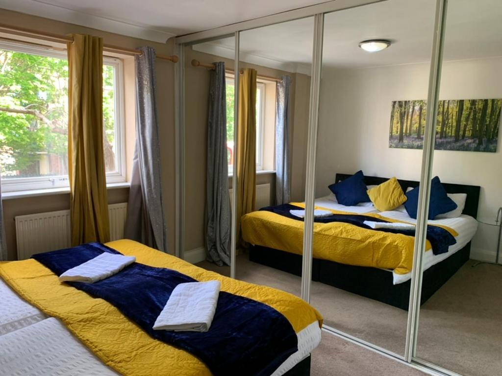 2 Bedrooms Modern Central London Apartment, Full Kitchen, 5 Minutes Tube Station Buitenkant foto