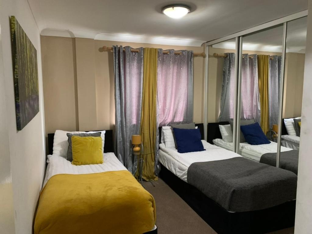 2 Bedrooms Modern Central London Apartment, Full Kitchen, 5 Minutes Tube Station Buitenkant foto