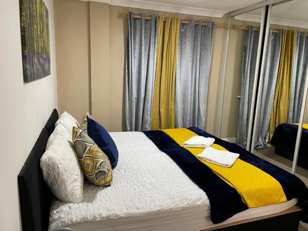 2 Bedrooms Modern Central London Apartment, Full Kitchen, 5 Minutes Tube Station Buitenkant foto