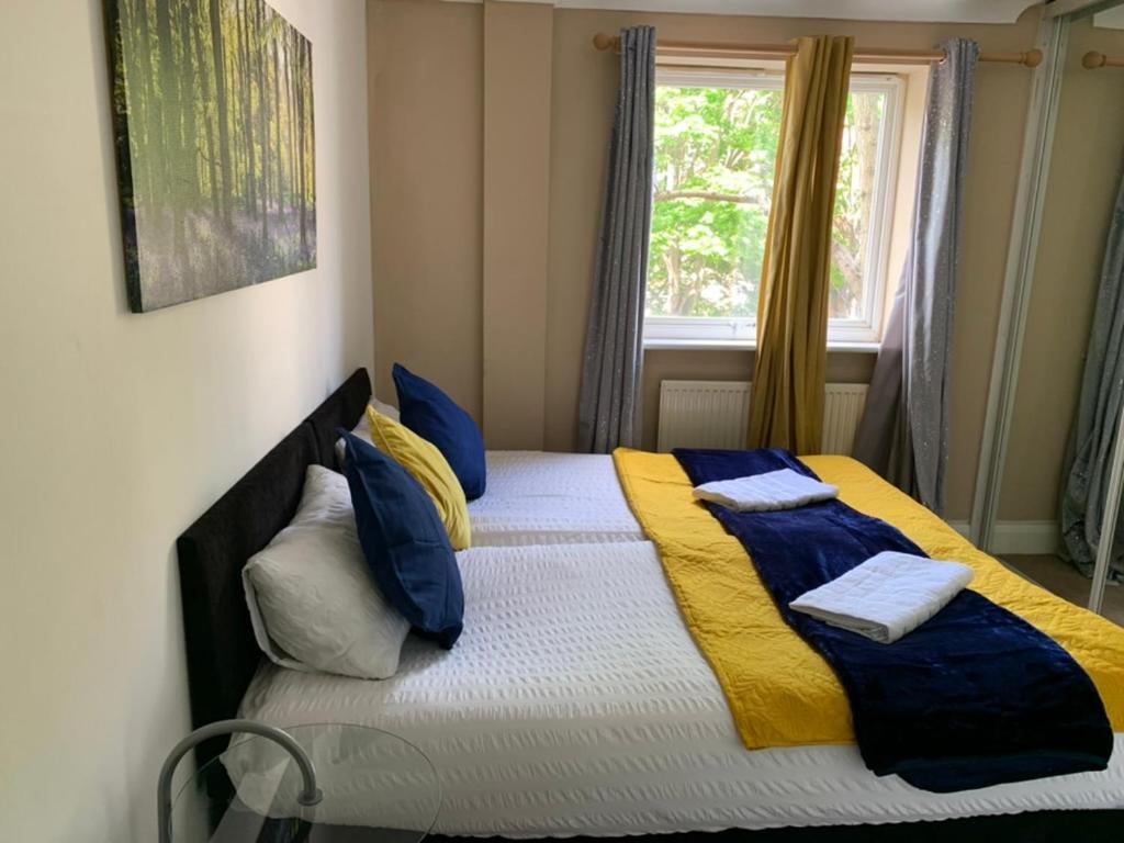 2 Bedrooms Modern Central London Apartment, Full Kitchen, 5 Minutes Tube Station Buitenkant foto
