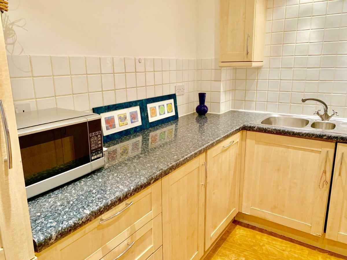 2 Bedrooms Modern Central London Apartment, Full Kitchen, 5 Minutes Tube Station Buitenkant foto