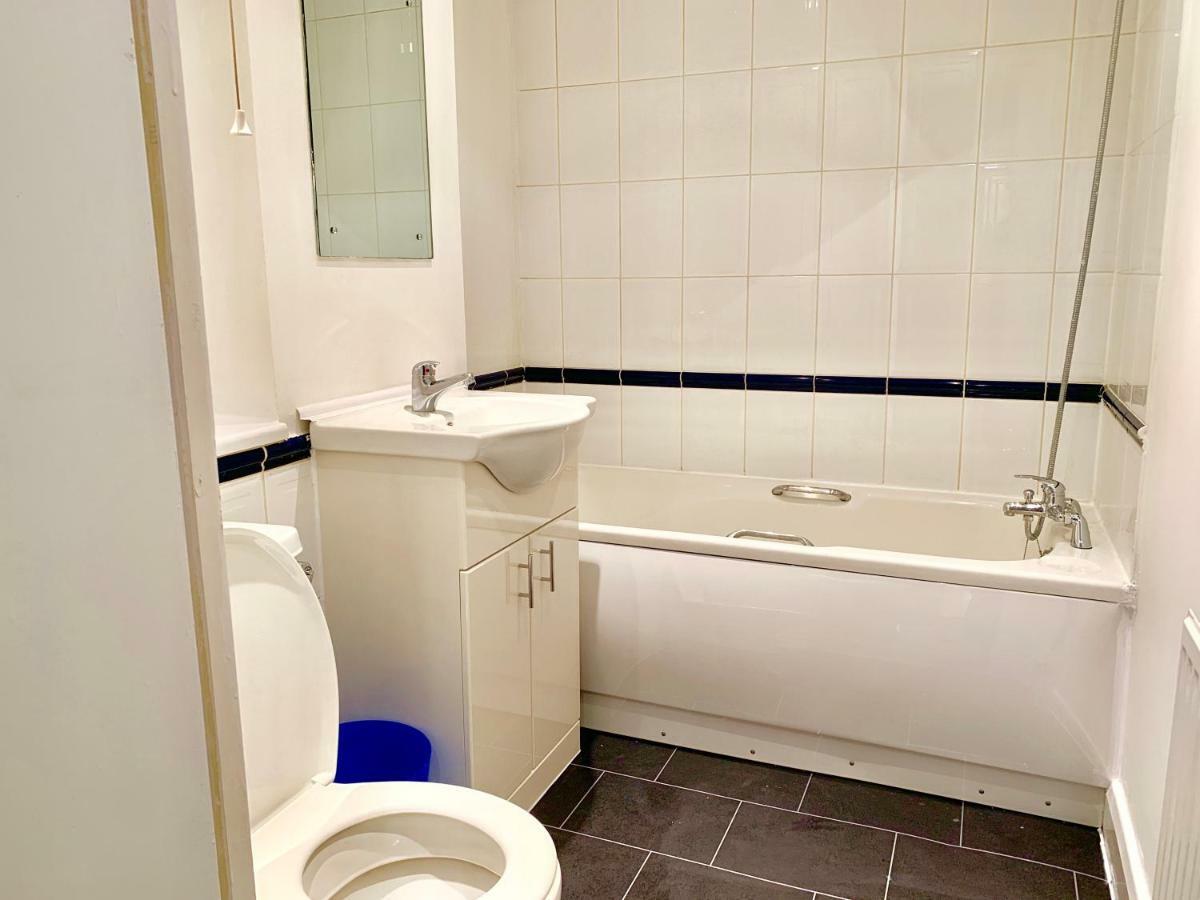 2 Bedrooms Modern Central London Apartment, Full Kitchen, 5 Minutes Tube Station Buitenkant foto